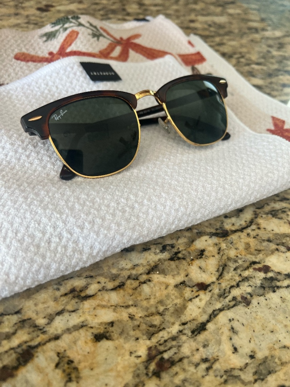 RAY-BAN CLUBMASTER RB3016-W0366 SUNGLASSES